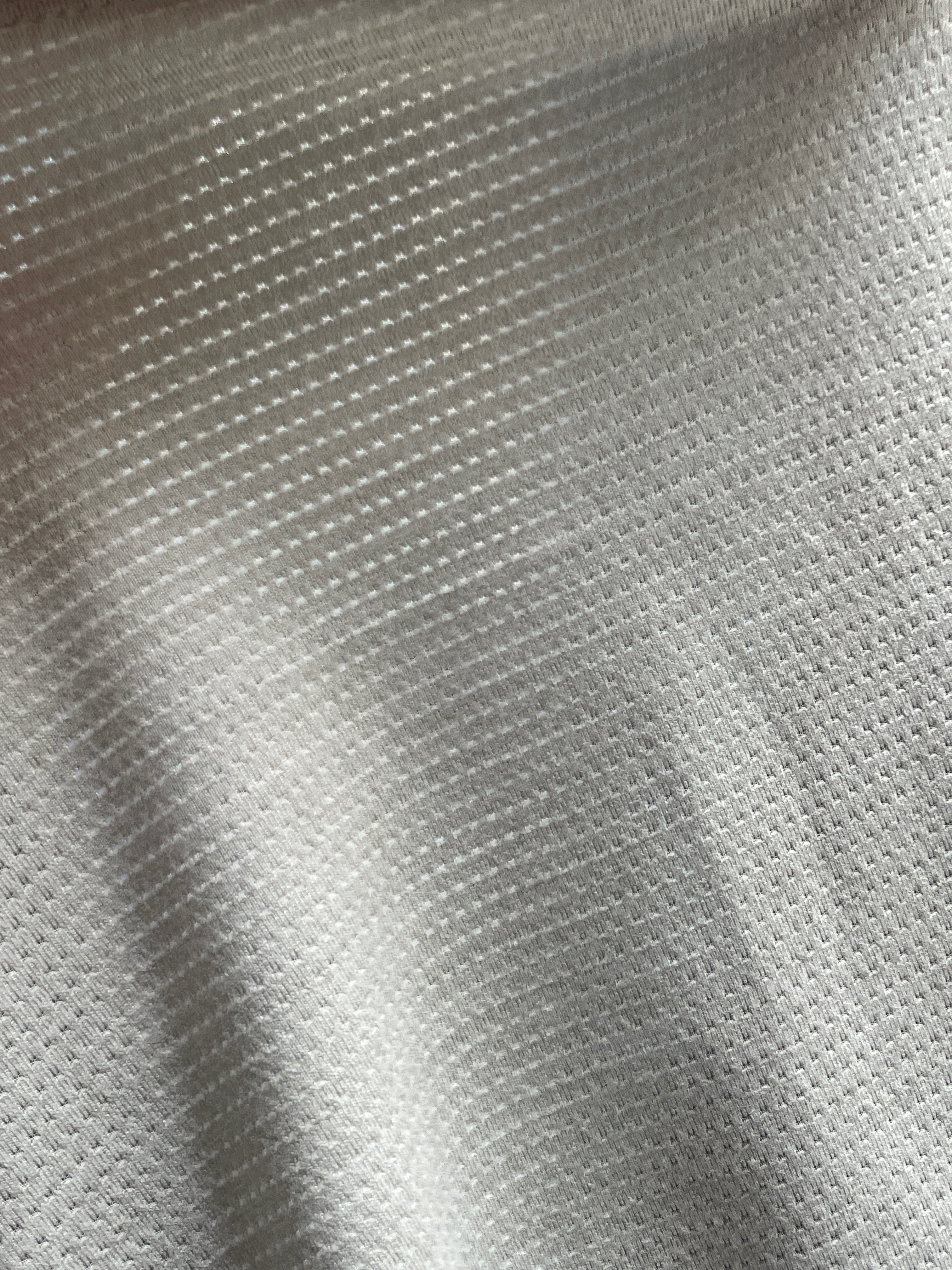 AERO TEE — GRIS CLARO