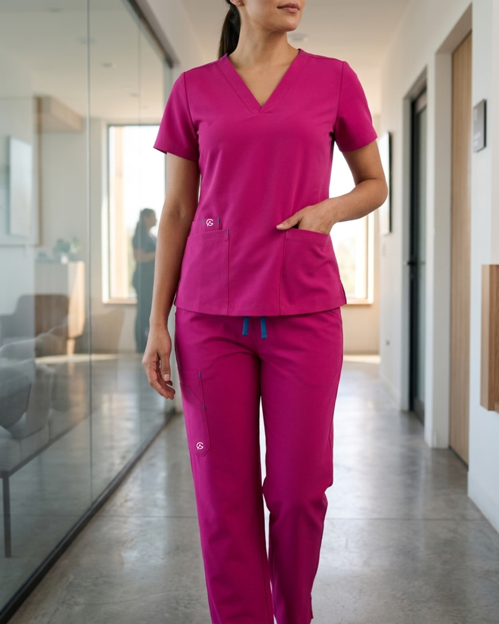 SCRUB GADA MEDICS MUJER — MAGENTA CLÍNICO